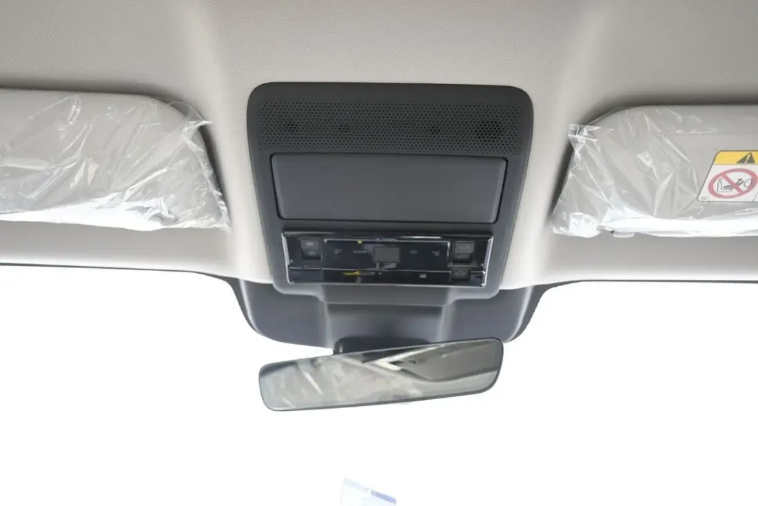 Toyota RAV4 Limited 2.5L Hybrid 2026 Model - GCC Specs - Silver/Beige - Photo 12