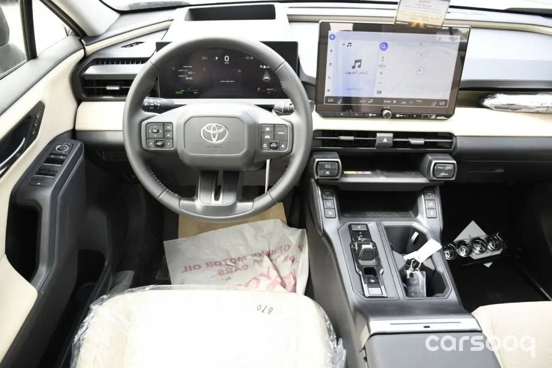 Toyota RAV4 Limited 2.5L Hybrid 2026 Model - GCC Specs - Silver/Beige - Photo 17