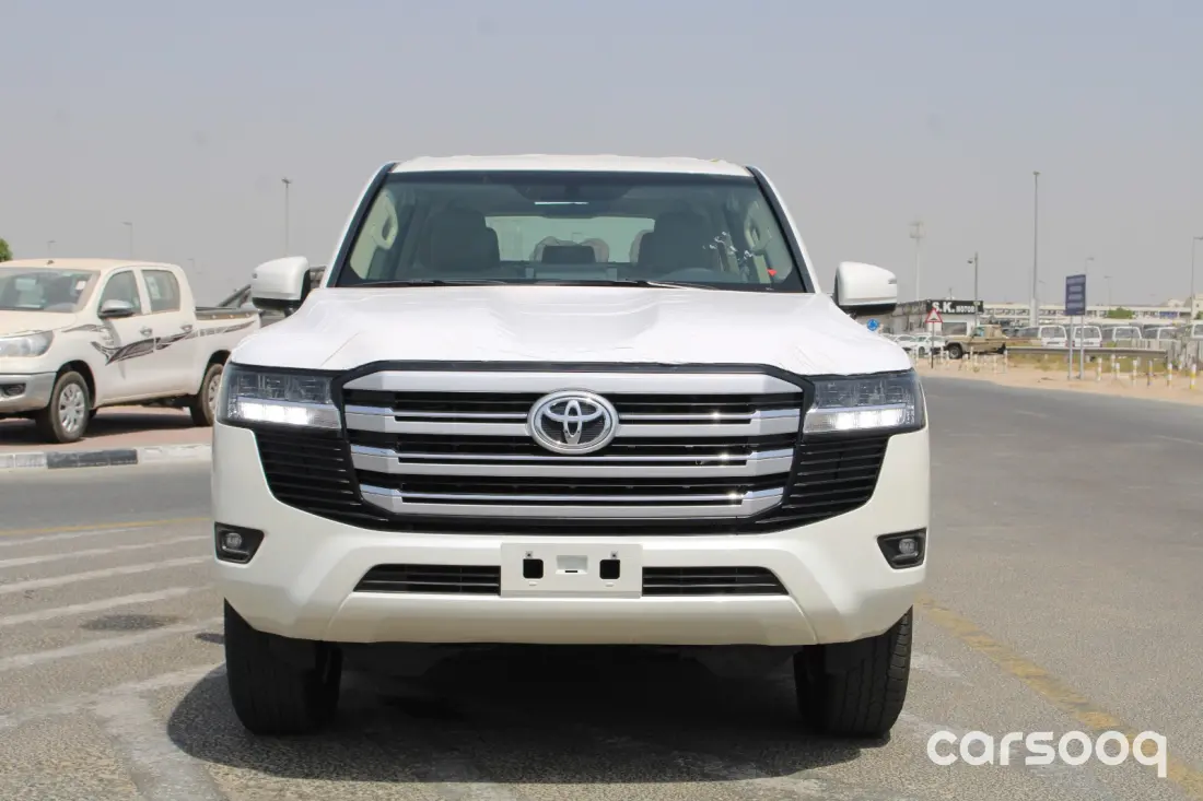 Toyota Land Cruiser 300 GXR-G 3.5L 2025 Model - GCC Specs - White/Beige - Photo 2