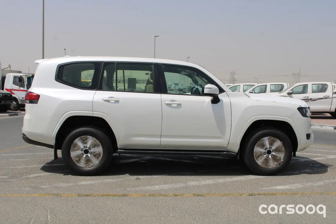 Toyota Land Cruiser 300 GXR-G 3.5L 2025 Model - GCC Specs - White/Beige - Photo 6