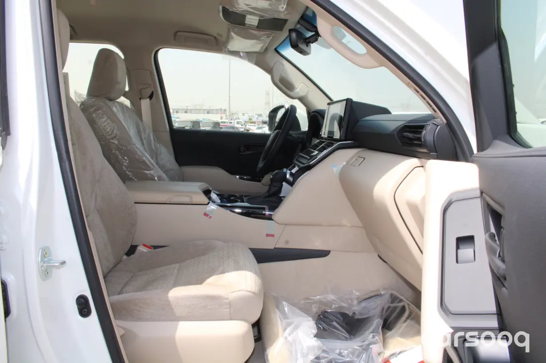 Toyota Land Cruiser 300 GXR-G 3.5L 2025 Model - GCC Specs - White/Beige - Photo 15