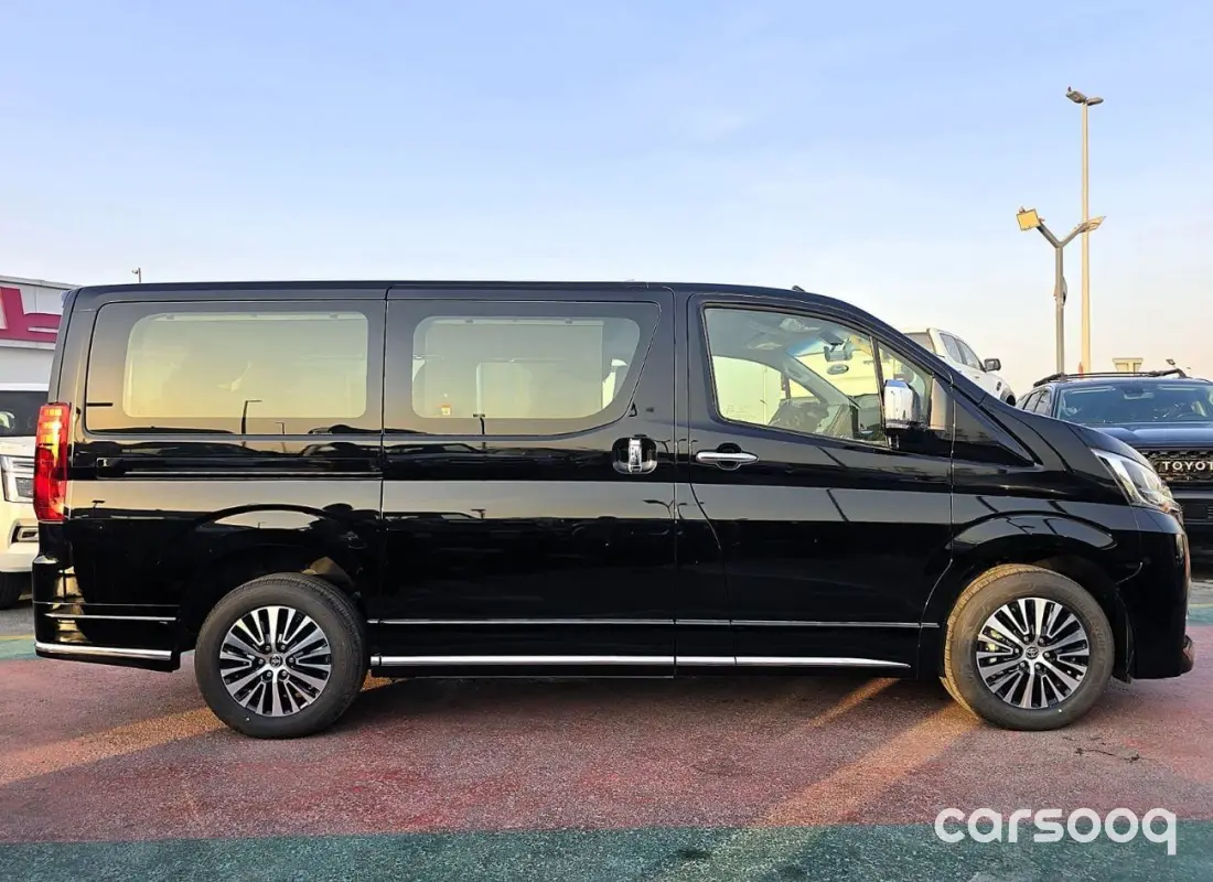 Toyota Granvia Premium 2.8L Turbo Diesel 2025 - GCC Specs - Black/Black - Photo 7