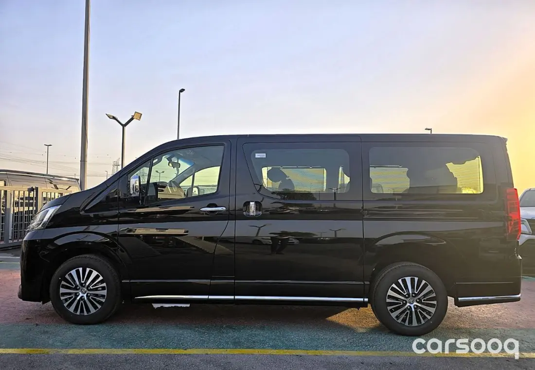 Toyota Granvia Premium 2.8L Turbo Diesel 2025 - GCC Specs - Black/Black - Photo 8