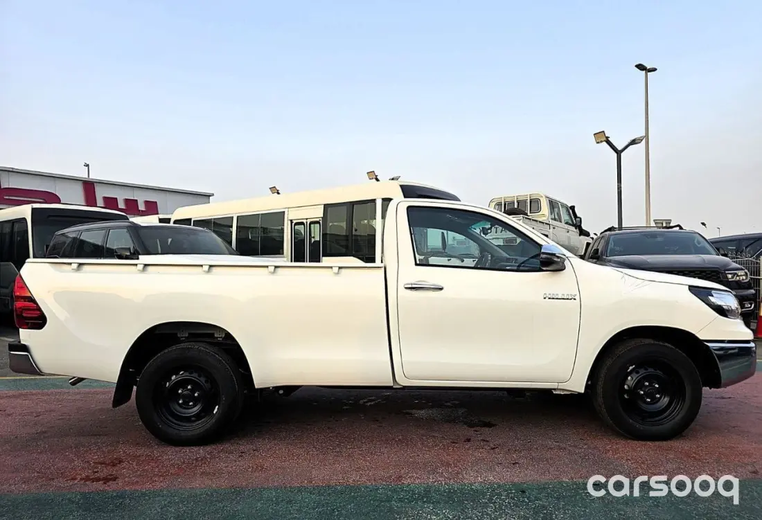 Toyota Hilux Single Cab 2.4L Turbo Diesel 2026 - GCC Specs - White/Black - Photo 5