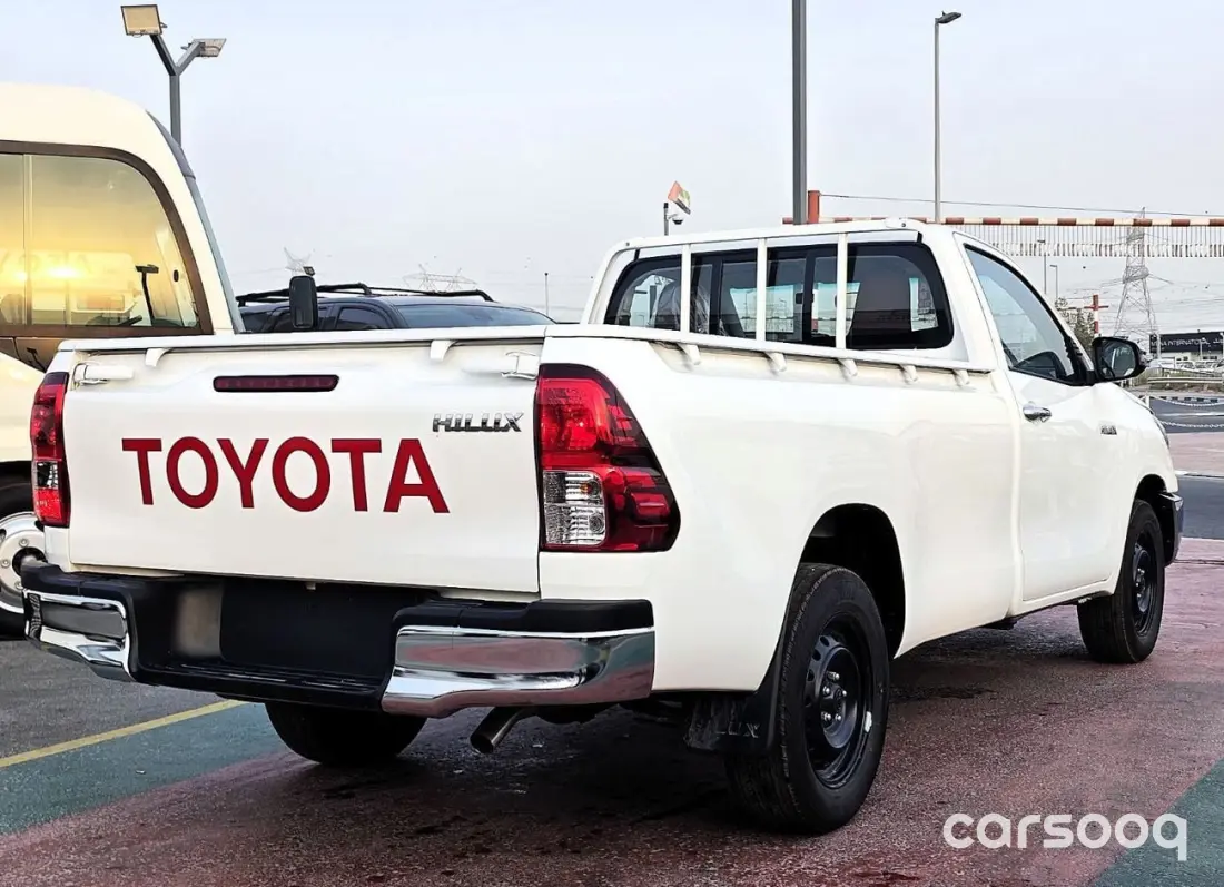 Toyota Hilux Single Cab 2.4L Turbo Diesel 2026 - GCC Specs - White/Black - Photo 6