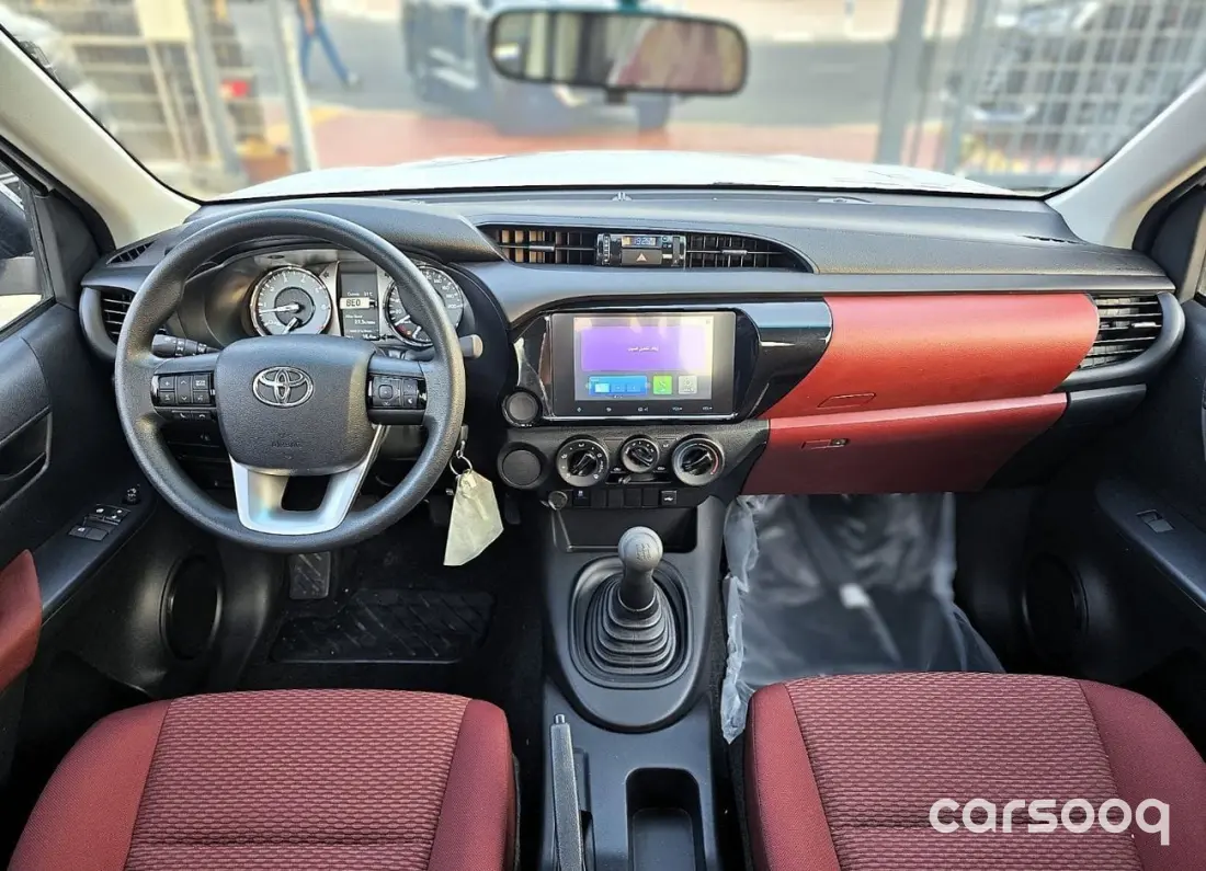 Toyota Hilux Single Cab 2.4L Turbo Diesel 2026 - GCC Specs - White/Black - Photo 8