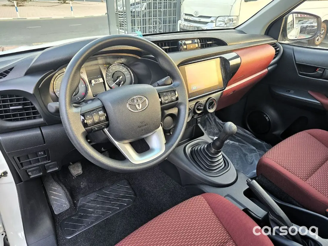 Toyota Hilux Single Cab 2.4L Turbo Diesel 2026 - GCC Specs - White/Black - Photo 9
