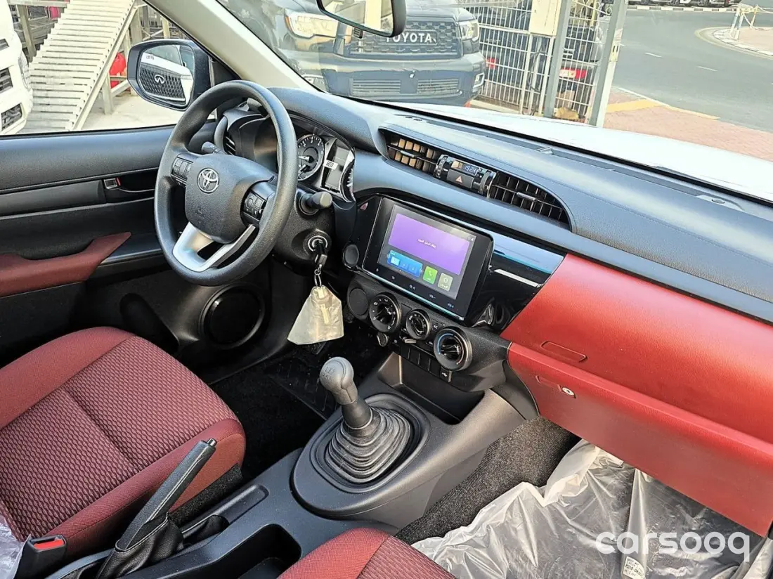 Toyota Hilux Single Cab 2.4L Turbo Diesel 2026 - GCC Specs - White/Black - Photo 12