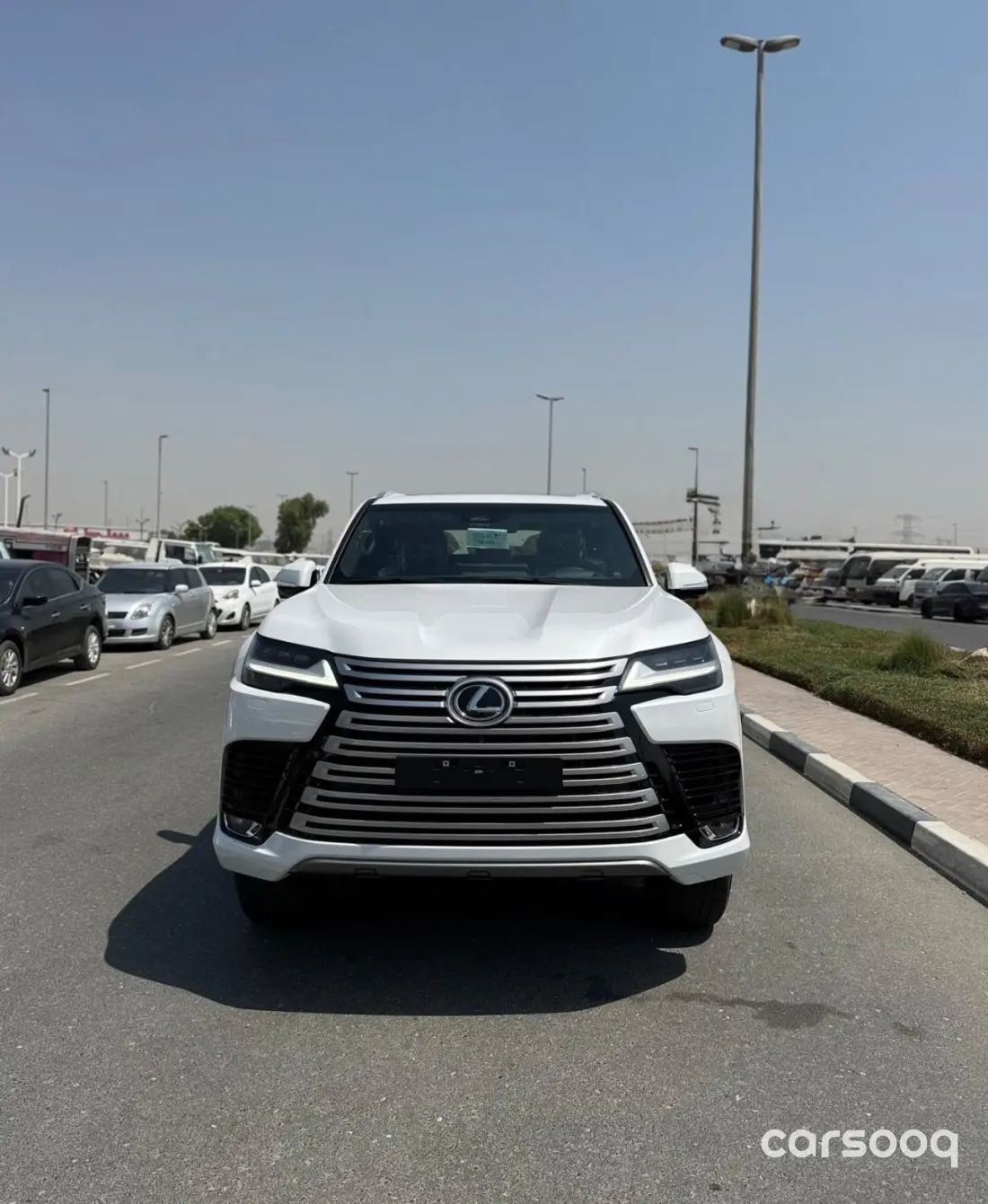 Lexus LX700h Signature 3.5L Hybrid 2026 - GCC Specs - White/Black - Photo 2