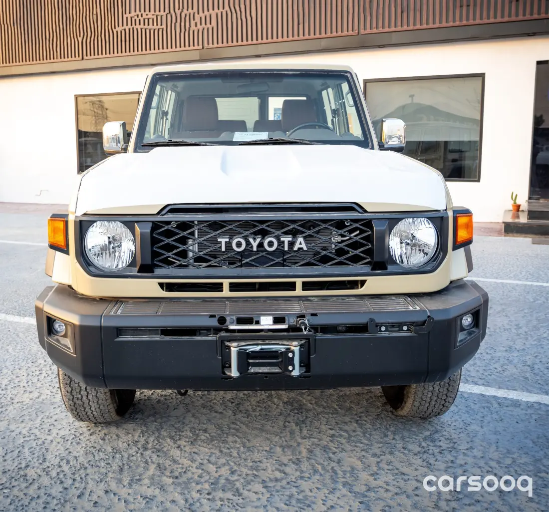 تويوتا لاند كروزر LC71 هارد طوب محرك 4.0L V6 موديل 2026 - بيج/بني للتصدير في دبي - Photo 2