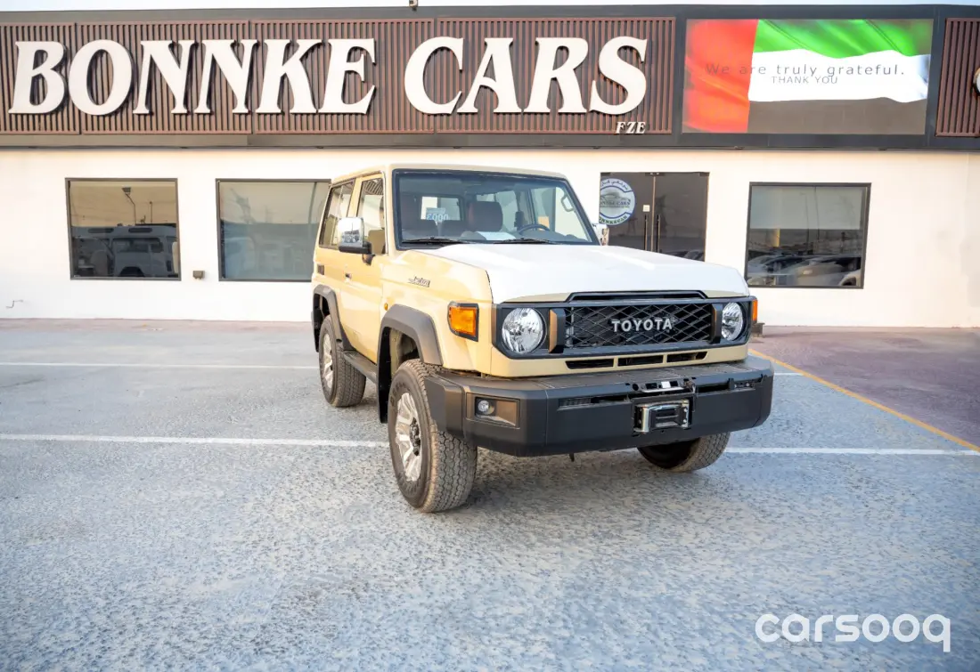 تويوتا لاند كروزر LC71 هارد طوب محرك 4.0L V6 موديل 2026 - بيج/بني للتصدير في دبي - Photo 3