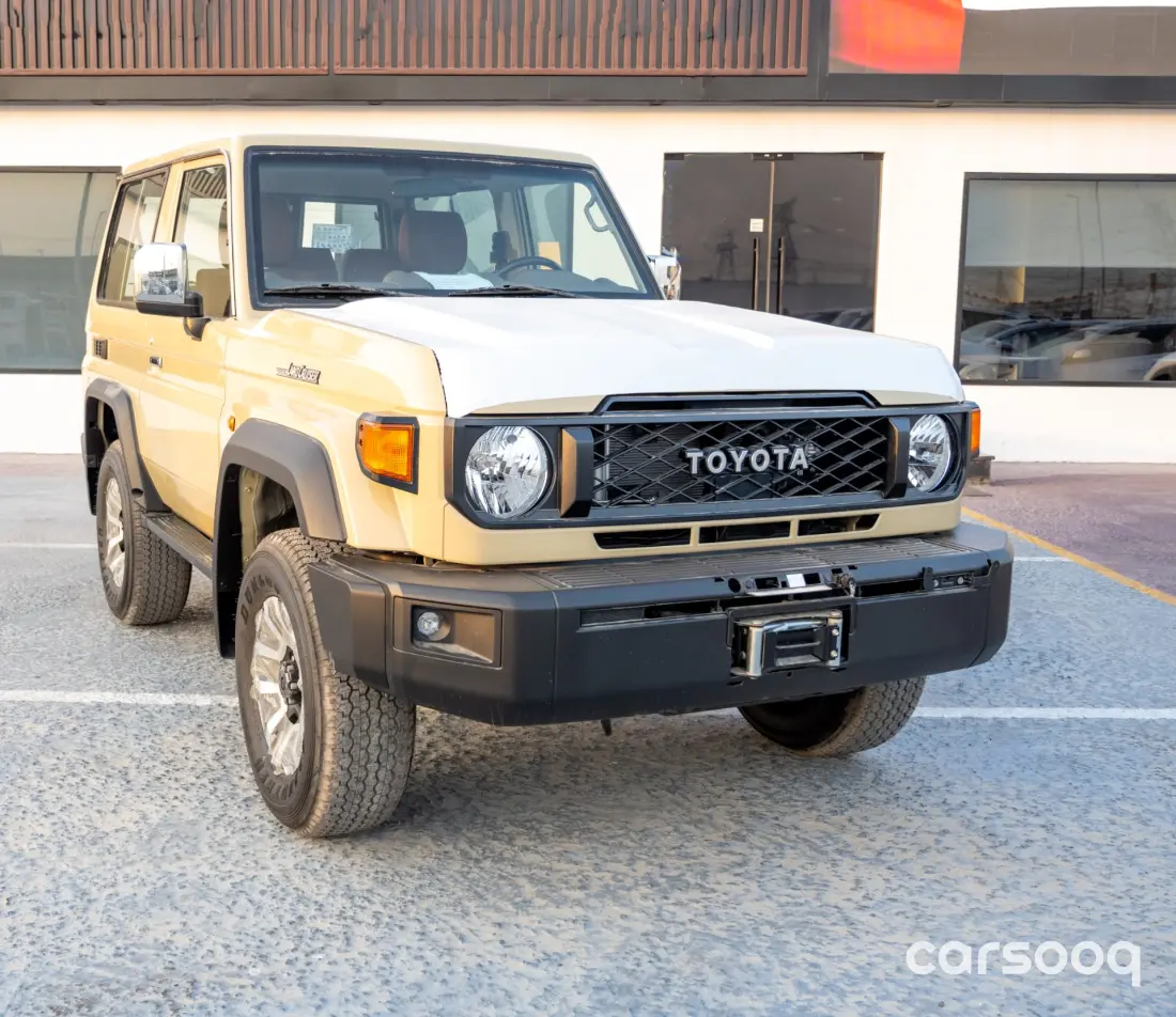 تويوتا لاند كروزر LC71 هارد طوب محرك 4.0L V6 موديل 2026 - بيج/بني للتصدير في دبي - Photo 4