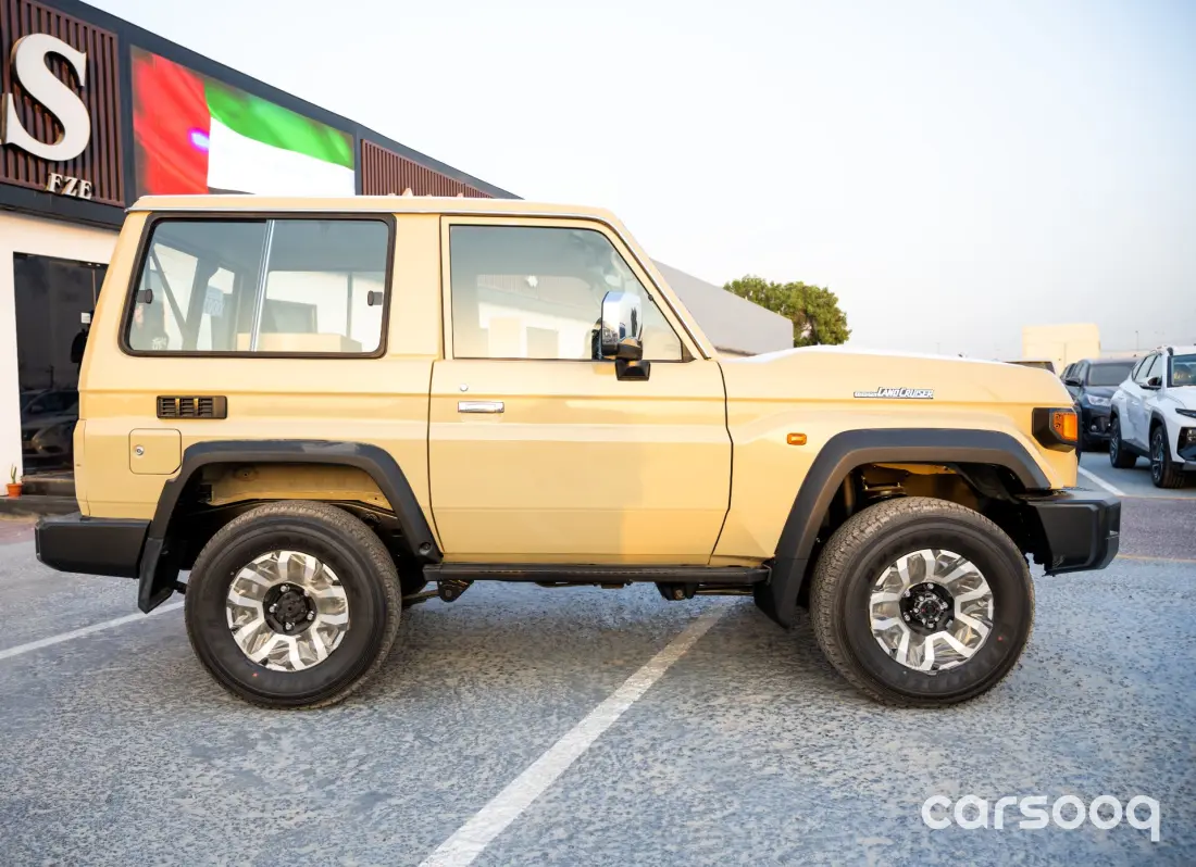 تويوتا لاند كروزر LC71 هارد طوب محرك 4.0L V6 موديل 2026 - بيج/بني للتصدير في دبي - Photo 5
