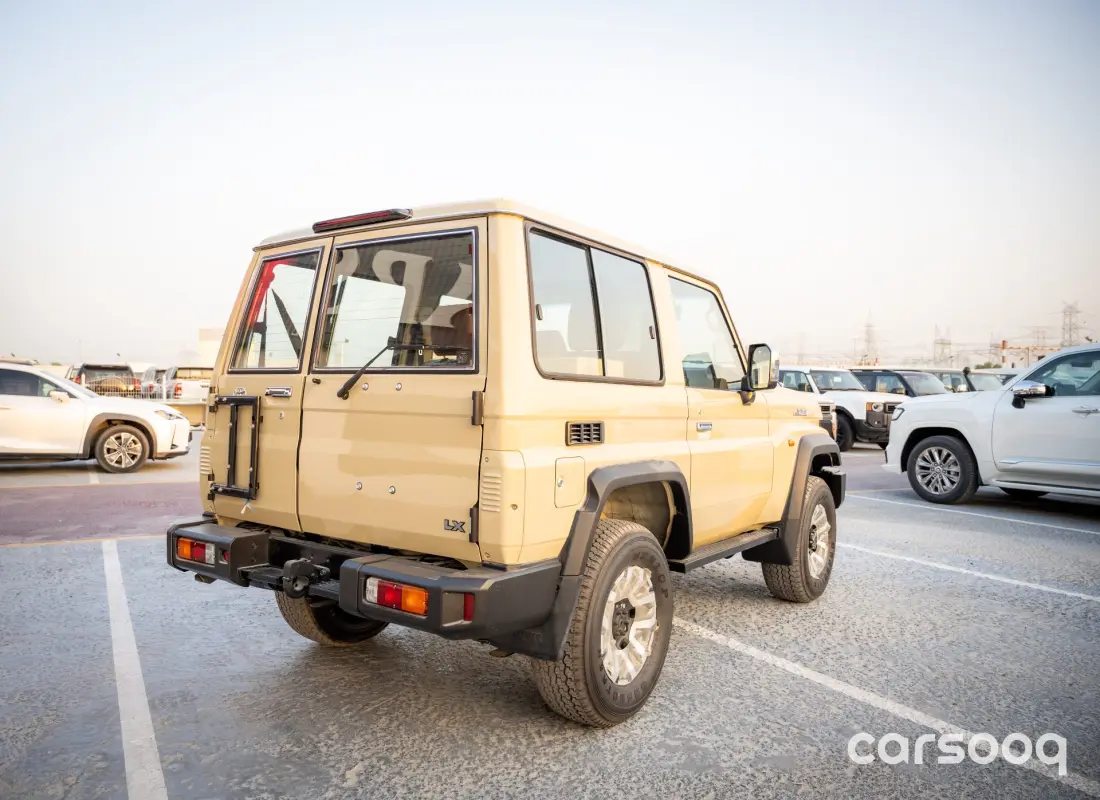 تويوتا لاند كروزر LC71 هارد طوب محرك 4.0L V6 موديل 2026 - بيج/بني للتصدير في دبي - Photo 7