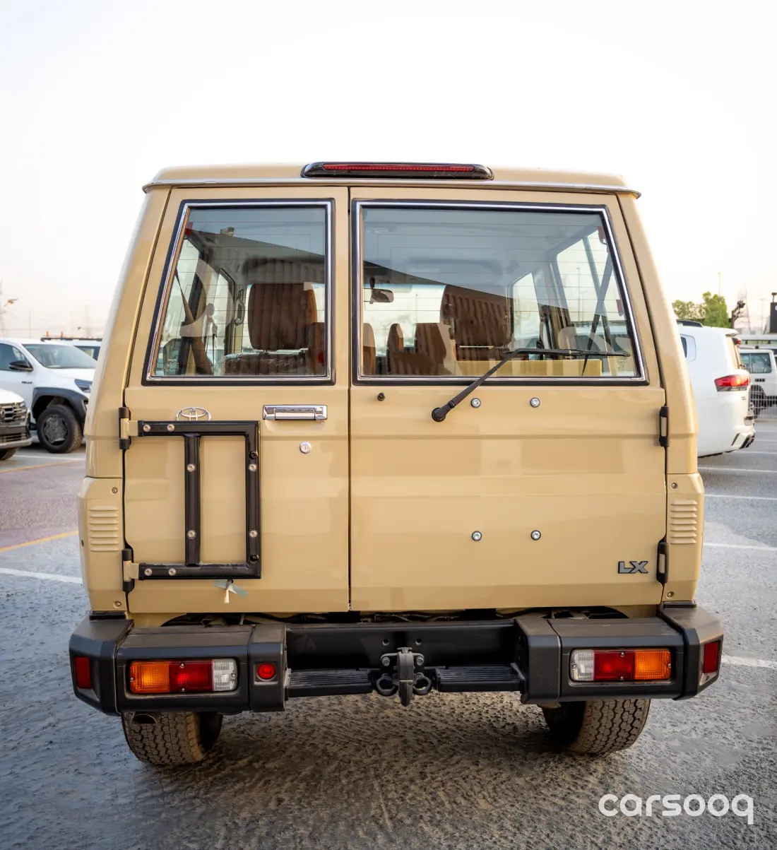 تويوتا لاند كروزر LC71 هارد طوب محرك 4.0L V6 موديل 2026 - بيج/بني للتصدير في دبي - Photo 8