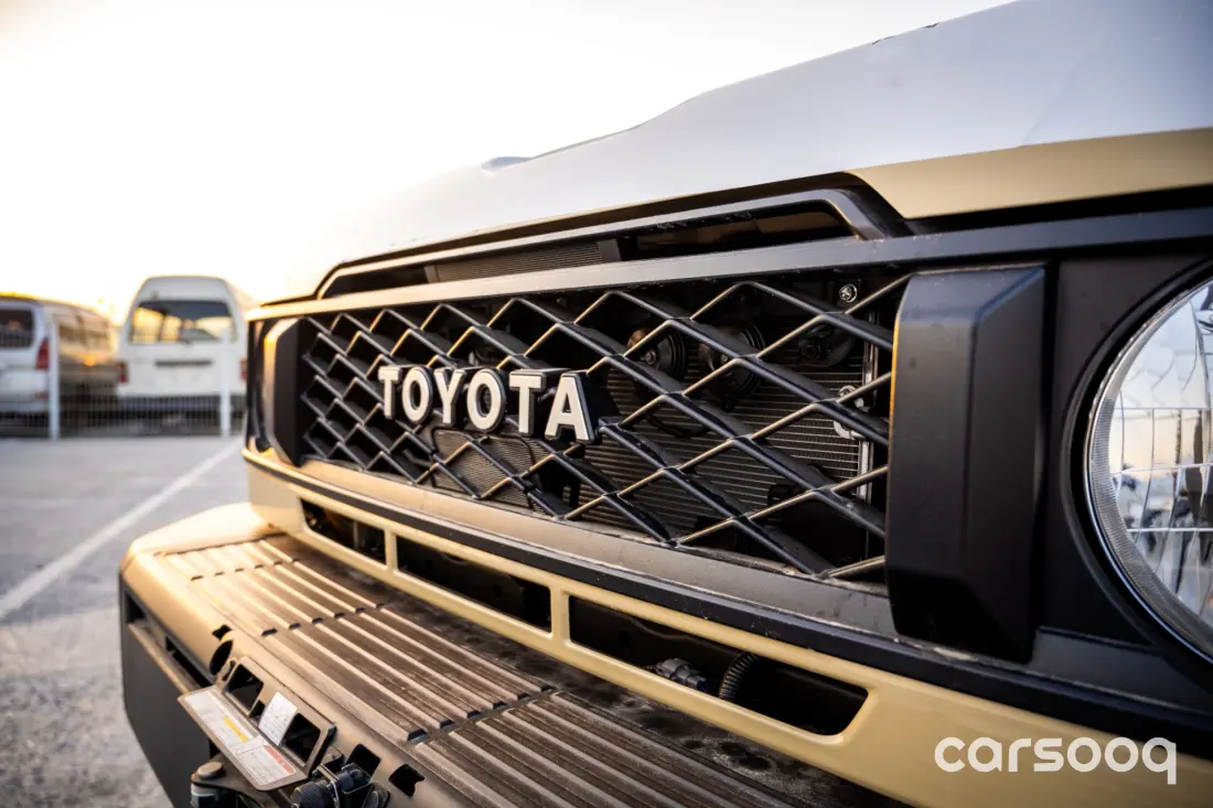 تويوتا لاند كروزر LC71 هارد طوب محرك 4.0L V6 موديل 2026 - بيج/بني للتصدير في دبي - Photo 13