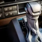 تويوتا لاند كروزر LC71 هارد طوب محرك 4.0L V6 موديل 2026 - بيج/بني للتصدير في دبي - Thumbnail 19