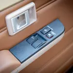 تويوتا لاند كروزر LC71 هارد طوب محرك 4.0L V6 موديل 2026 - بيج/بني للتصدير في دبي - Thumbnail 22