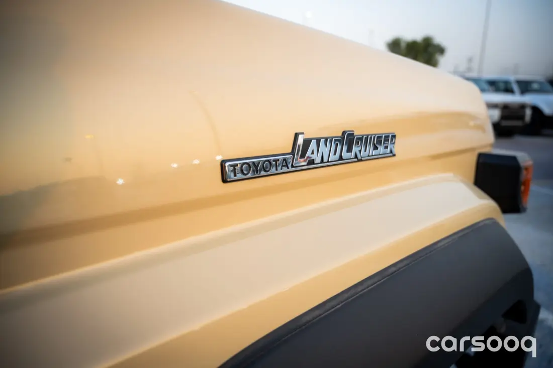 تويوتا لاند كروزر LC71 هارد طوب محرك 4.0L V6 موديل 2026 - بيج/بني للتصدير في دبي - Photo 26
