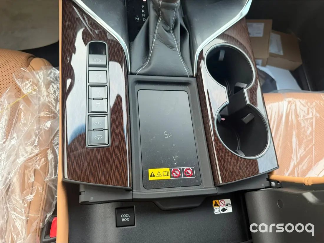 Lexus LX600 Signature 3.5L Twin-Turbo 2026 Model - GCC Specs - Black/Tan For Export in Dubai - Photo 12