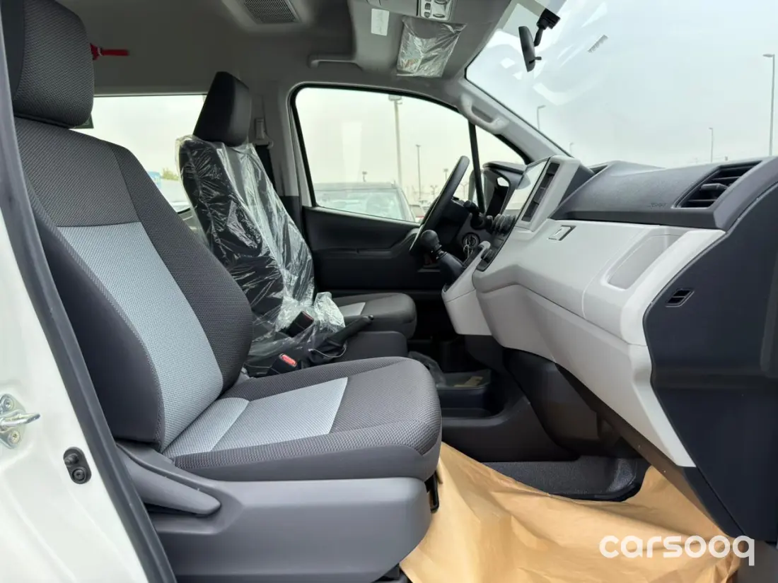 Toyota Hiace High Roof GL 2.8L Diesel 2026 Model - GCC Specs - White/Grey For Export in Dubai - Photo 6