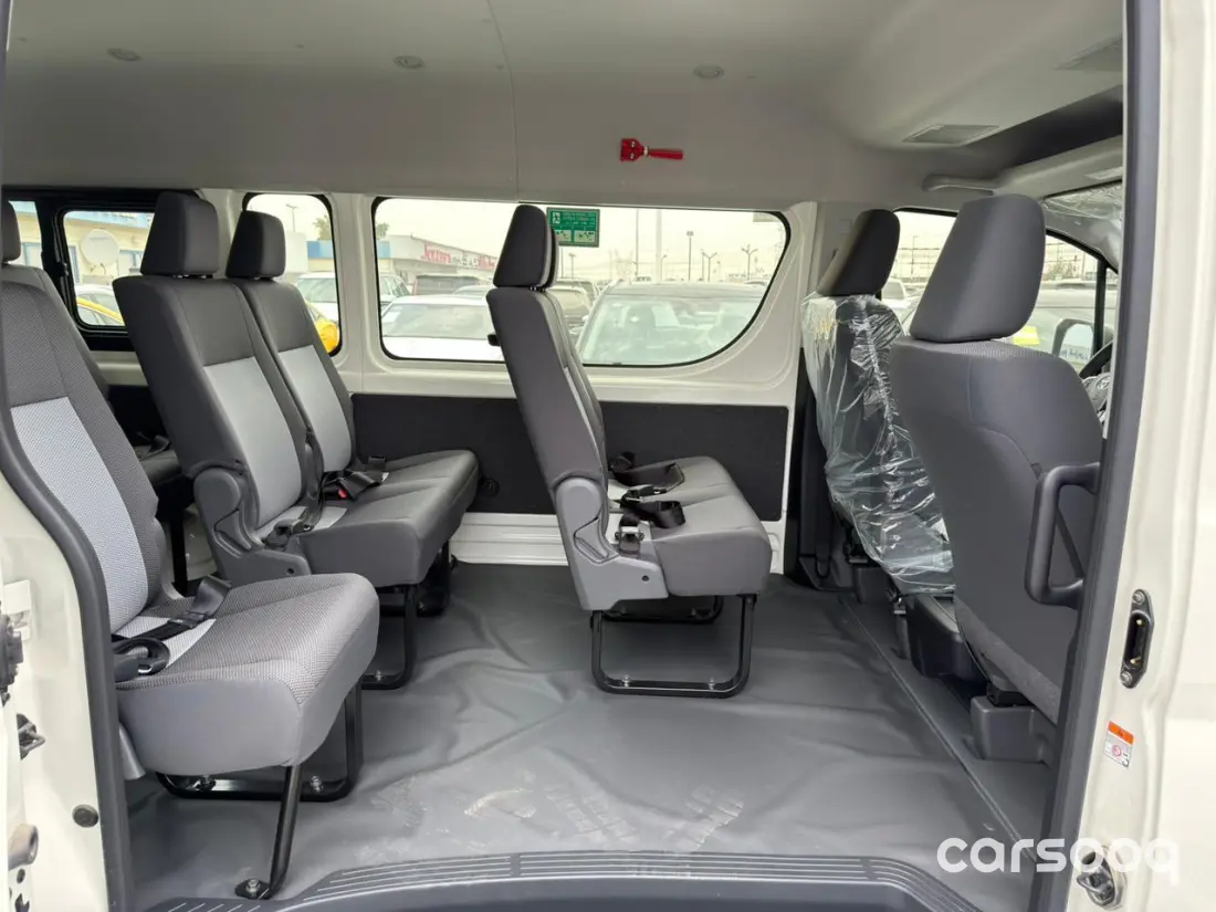 Toyota Hiace High Roof GL 2.8L Diesel 2026 Model - GCC Specs - White/Grey For Export in Dubai - Photo 9