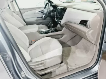 AED 1365/ MONTH - CHEVROLET TRAVERSE LT - 2019 - GCC - IMMACULATE CONDITION