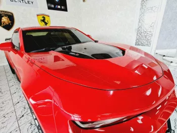 AED 2590/ MONTH - CHEVROLET CAMARO ZL1 6.2L SUPERCHARGED - 2017 - GCC - IMMACULATE CONDITION