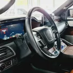 AED 3360/ MONTH - LINCOLN NAVIGATOR - 2018 - GCC -FULL OPTION - IMMACULATE CONDITION - Thumbnail 11