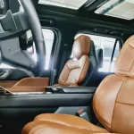 AED 3360/ MONTH - LINCOLN NAVIGATOR - 2018 - GCC -FULL OPTION - IMMACULATE CONDITION - Thumbnail 15