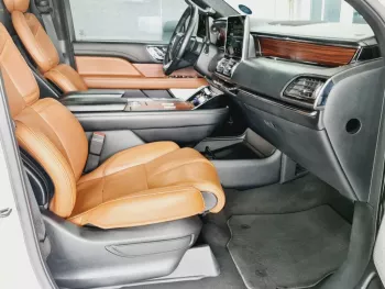 AED 3360/ MONTH - LINCOLN NAVIGATOR - 2018 - GCC -FULL OPTION - IMMACULATE CONDITION