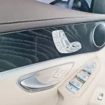 AED 2375/ MONTH-MERCEDES GLC 250 AMG KIT-2018-GCC-FULLY LOADED-UNDER WARRANTY-IMMACULATE CONDITION - Thumbnail 9