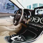 AED 2375/ MONTH-MERCEDES GLC 250 AMG KIT-2018-GCC-FULLY LOADED-UNDER WARRANTY-IMMACULATE CONDITION - Thumbnail 18
