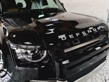 BRAND NEW 0 KMS- 2023 LAND ROVER DEFENDER X P400 - GCC - 5 YEARS WARRANTY + FREE SERVICE AT AL TAYER