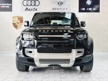 BRAND NEW 0 KMS- 2023 LAND ROVER DEFENDER X P400 - GCC - 5 YEARS WARRANTY + FREE SERVICE AT AL TAYER