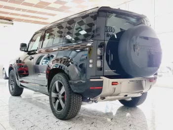 BRAND NEW 0 KMS- 2023 LAND ROVER DEFENDER X P400 - GCC - 5 YEARS WARRANTY + FREE SERVICE AT AL TAYER