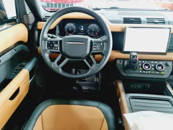 BRAND NEW 0 KMS- 2023 LAND ROVER DEFENDER X P400 - GCC - 5 YEARS WARRANTY + FREE SERVICE AT AL TAYER
