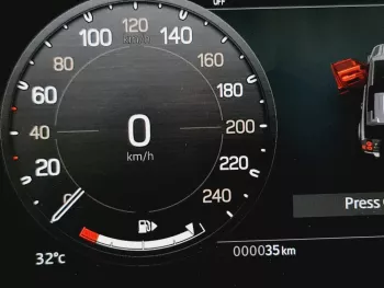 BRAND NEW 0 KMS- 2023 LAND ROVER DEFENDER X P400 - GCC - 5 YEARS WARRANTY + FREE SERVICE AT AL TAYER