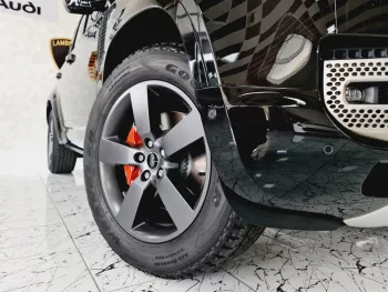 BRAND NEW 0 KMS- 2023 LAND ROVER DEFENDER X P400 - GCC - 5 YEARS WARRANTY + FREE SERVICE AT AL TAYER