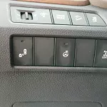 HYUNDAI SANTAFE 2.4L 4CY PETROL SILVER 2018 - Thumbnail 32