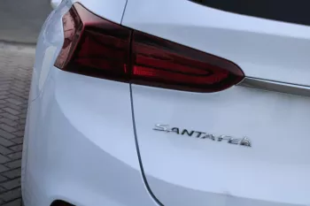 Hyundai Santa-fe SUV 2.4 4 cy petrol 2019