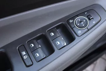 Hyundai Santa-fe SUV 2.4 4 cy petrol 2019
