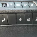 HYUNDAI SANTAFE SUV 3.3L 6CY PETROL 2018 BLACK - Thumbnail 37