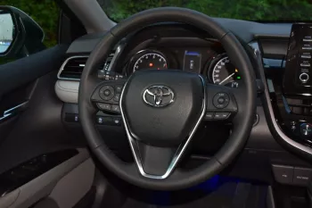 2023 TOYOTA CAMRY SE 2.5L PETROL AT