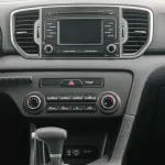KIA SPORTAGE 2.4L V4 PETROL WHITE 2019 - Thumbnail 35