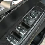 KIA SORENTO 2.4L 4CY PETROL BLACK 2017 - Thumbnail 31
