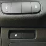 KIA SORENTO 2.4L 4CY PETROL BLACK 2017 - Thumbnail 32