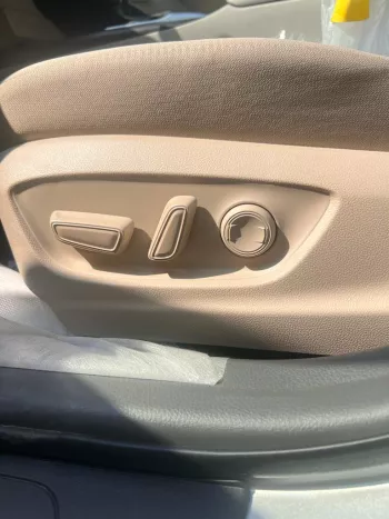 Toyota CAmry GLE 2.5l petrol model year 2022