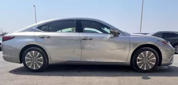 Lexus es250 model year 2022 petrol