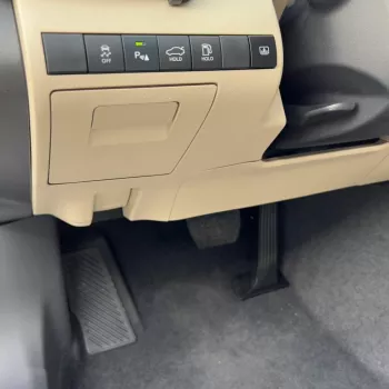 TOYOTA CAMRY GLE HEV 2.5L SUNROOF HYBRID CVT MODEL 2023